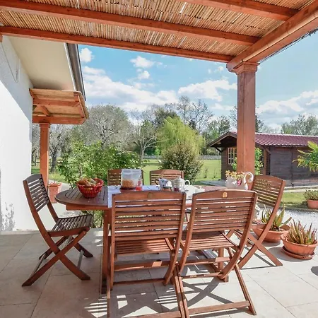 4 Bedroom Pet Friendly In * Pietrasanta