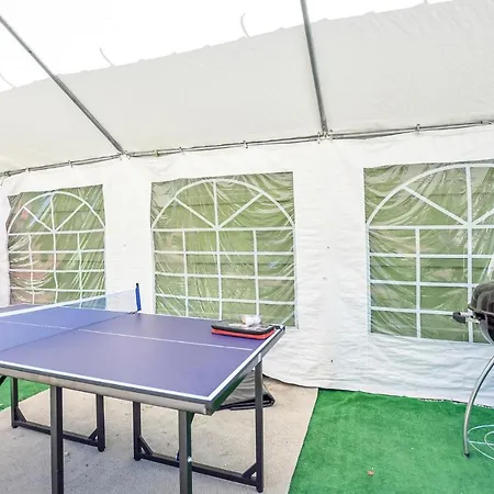 4 Bedroom Pet Friendly In Holiday home Pietrasanta