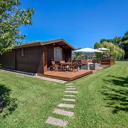 4 Bedroom Pet Friendly In *