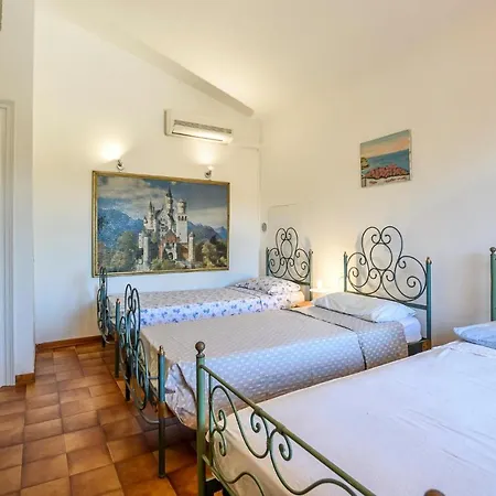 4 Bedroom Pet Friendly In * Pietrasanta